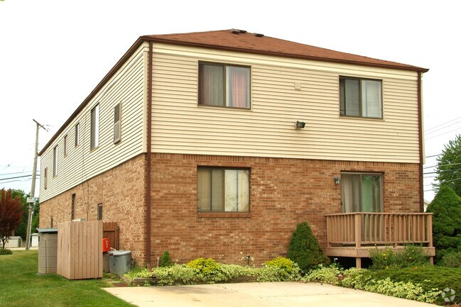 Building Photo - 33800 Mulvey