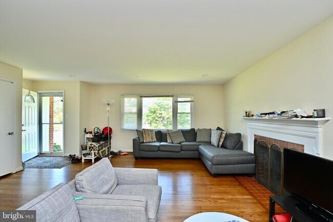 Foto del edificio - 6513 Divine St