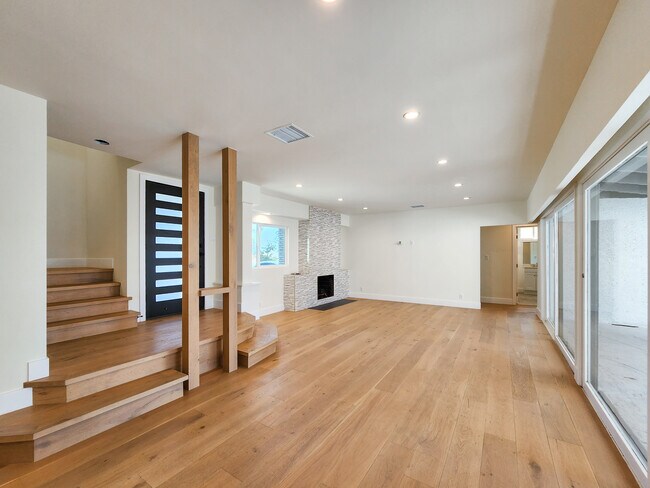 Foto del edificio - 733 E Walnut Ave