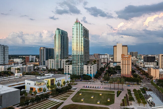 Photo - 777 N Ashley Dr Townhome