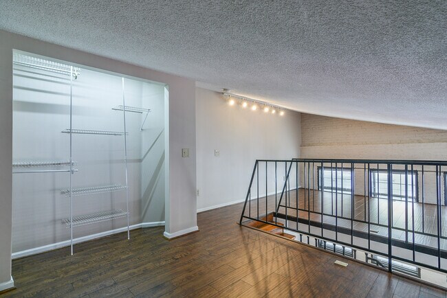 Foto del edificio - 403 S Roan St