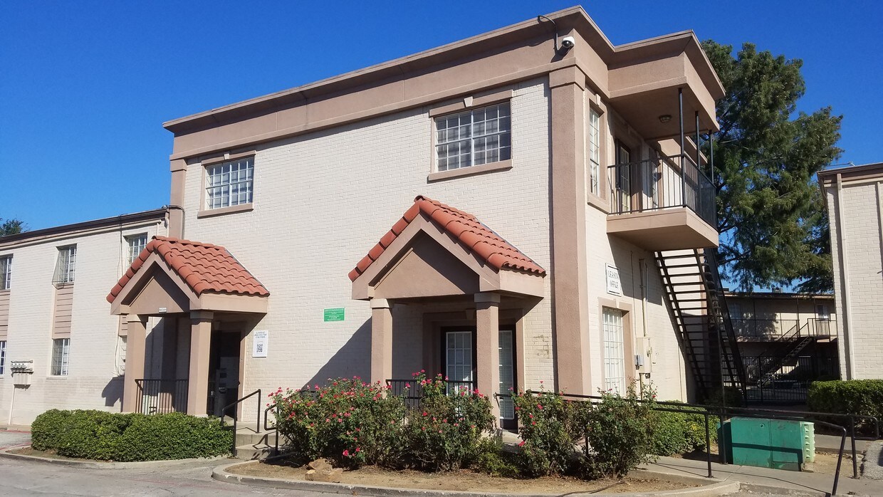 3500 S Riverside Dr, Fort Worth, TX 76119 Apartments in Fort Worth