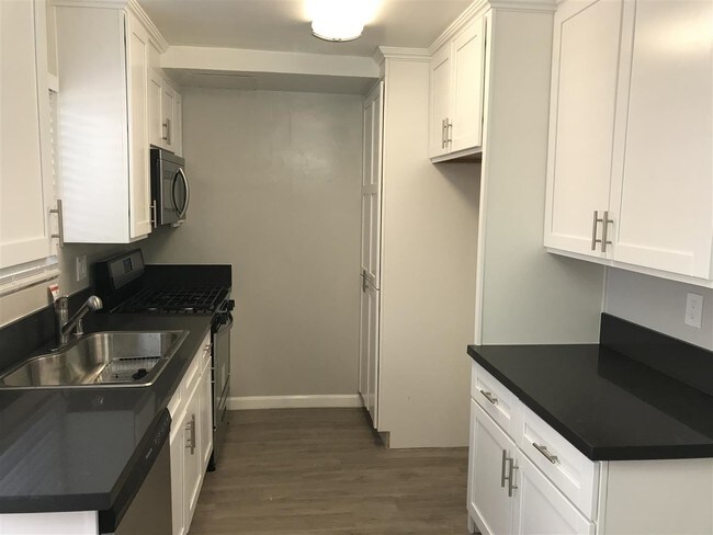 Foto del edificio - 2109 Nelson Ave