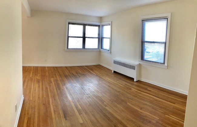 Building Photo - 1704 Grand Ave