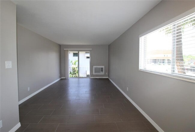 Foto del edificio - 3001 Bee Ridge Rd