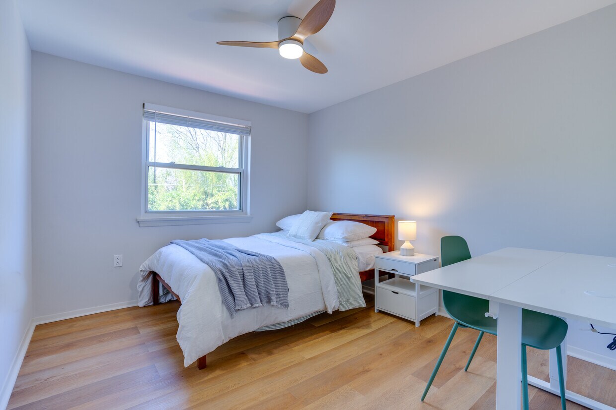 8032 Saint Annes Ct, Alexandria, VA 22309 Townhome Rentals in