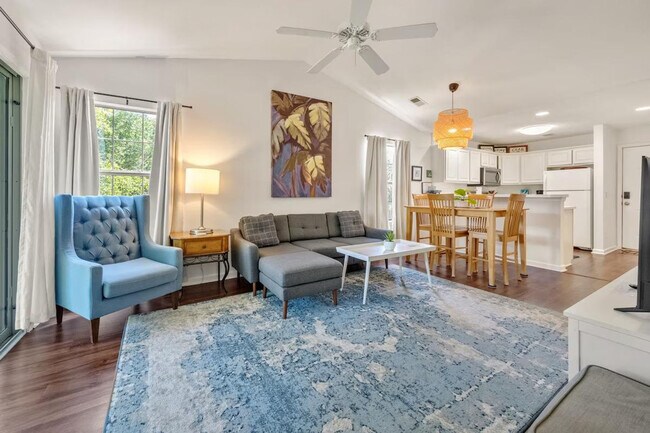 Foto del edificio - 598 Blue Stem Dr