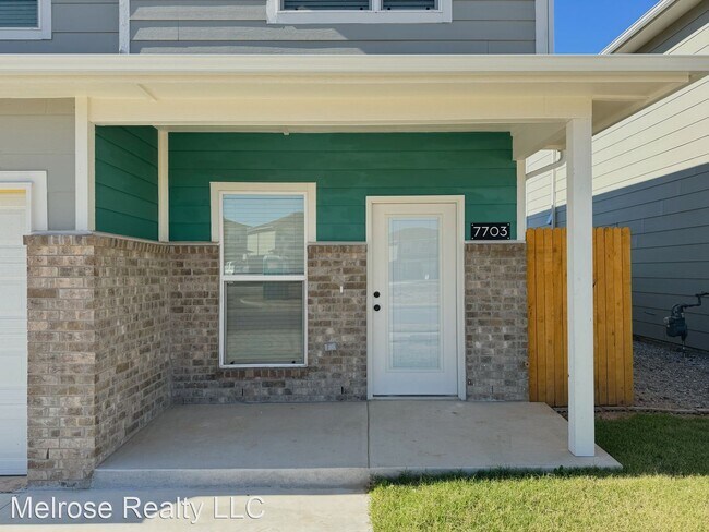 Foto del edificio - 3 br, 2.5 bath House - 7703 Owen Lane