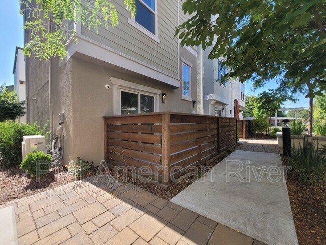 Building Photo - 2650 Cleat Ln