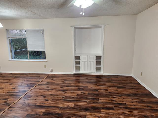 Foto del edificio - 6754 Trail Lake Dr