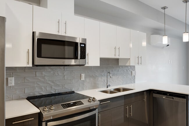 Building Photo - Treanor Terrace Apartments