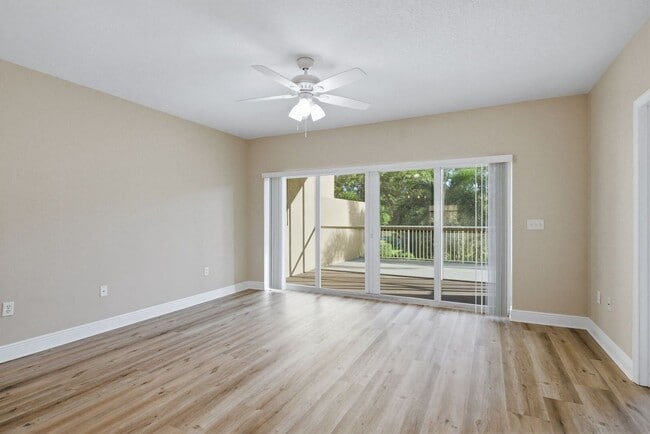Building Photo - 960 Starkey Rd