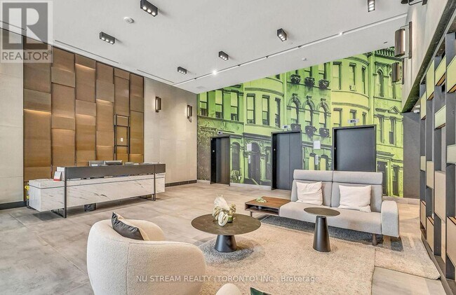 Photo du bâtiment - 8119 Birchmount Rd