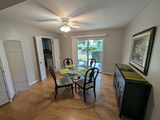 Building Photo - Furnished rental Forest Acres