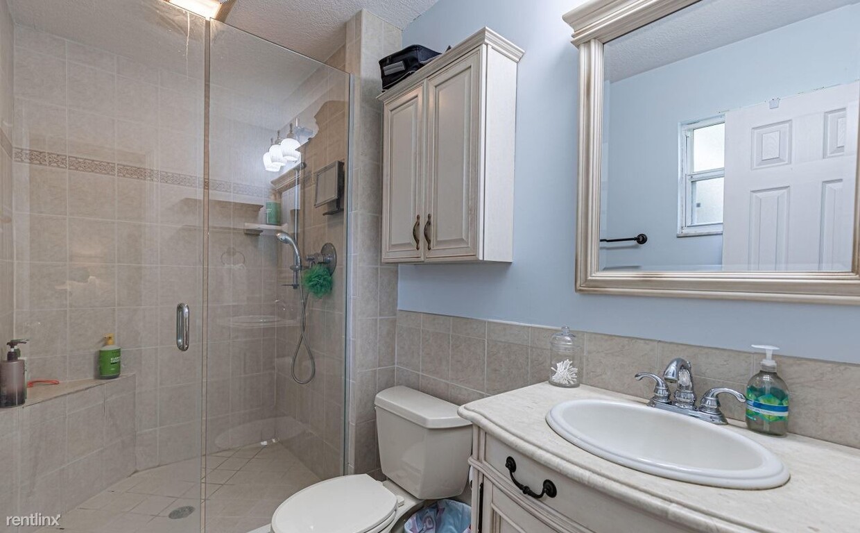 Foto principal - 1 br, 2 bath Condo - 12753 Burning Tree Ln W