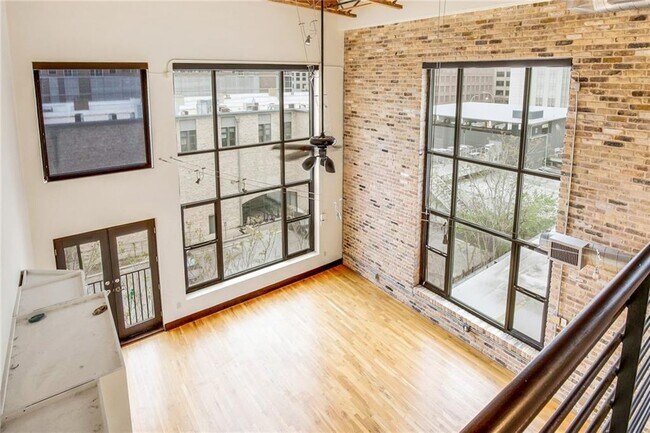 Foto del edificio - 411 Brazos St