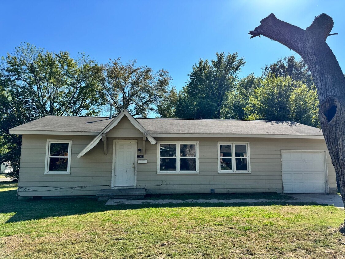 Foto principal - 3BEDROOM HOME IN NORTHGATE NEIGHBORHOOD