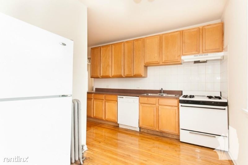 Primary Photo - 717 W Barry Ave