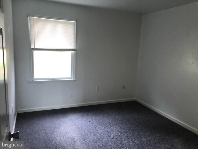 Foto del edificio - 5281 Berkshire Ct