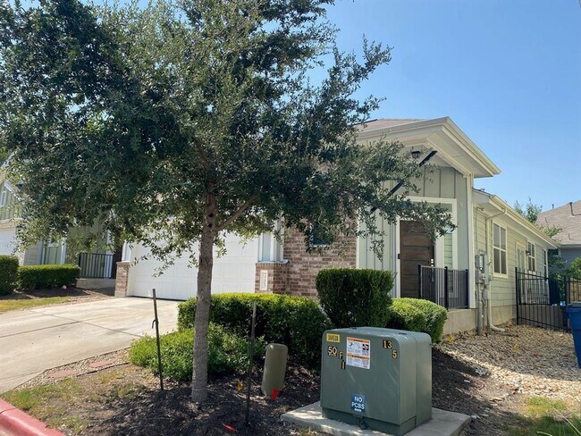 Building Photo - 7205 Tybalt St