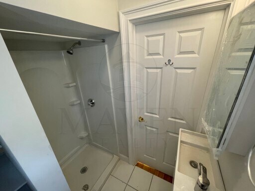 Building Photo - Davis Square area, 5 bedroom, 5.5 bathroom...