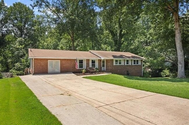 Building Photo - 2855 Old Carriage Dr SW