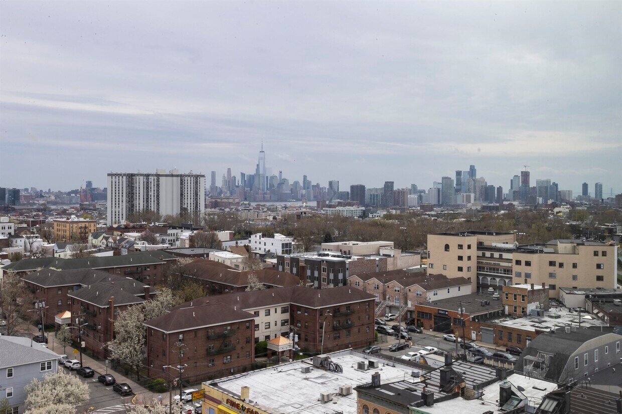 Primary Photo - 500 Central Ave