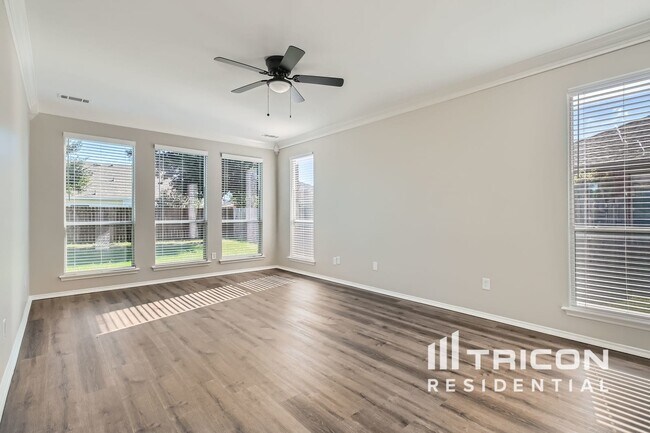 Foto del edificio - 1216 Juniper Ln