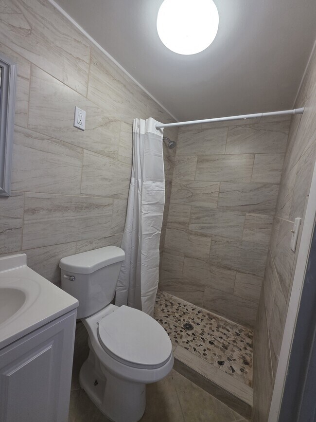 Foto del edificio - 1073 Old Lakeport Rd NW