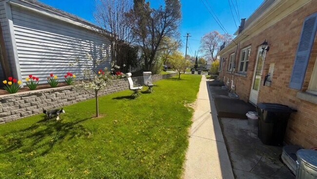 Foto del edificio - 3 Bed 1.5 Bath Near Lake Michigan