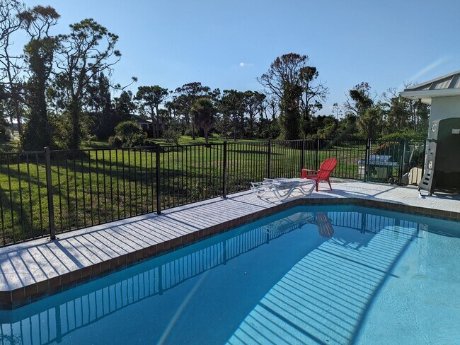 Foto del edificio - 4180 Cape Haze Dr