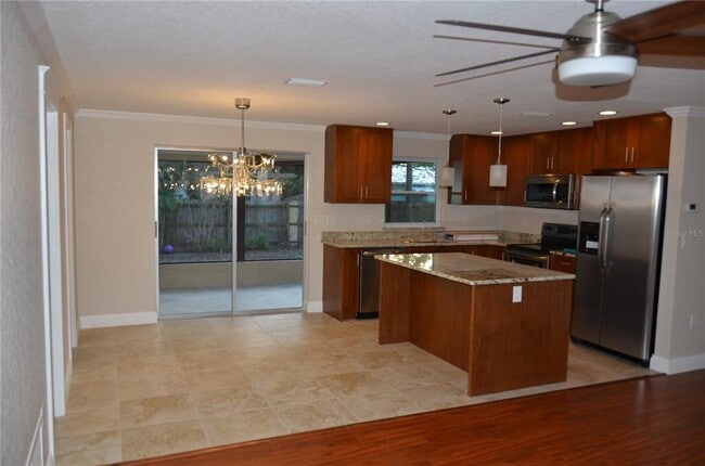 Building Photo - 968 Victor Dr