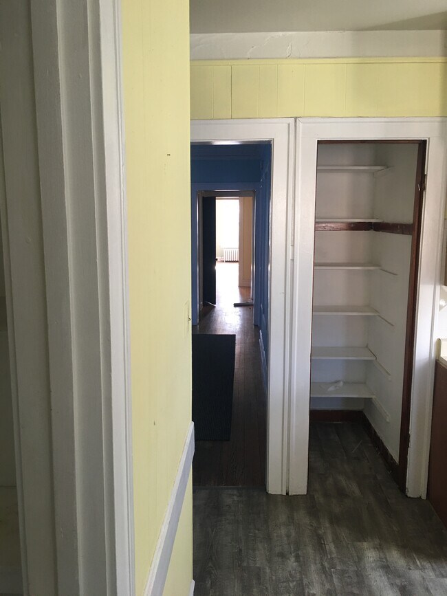 Building Photo - 1460 W Olive Ave