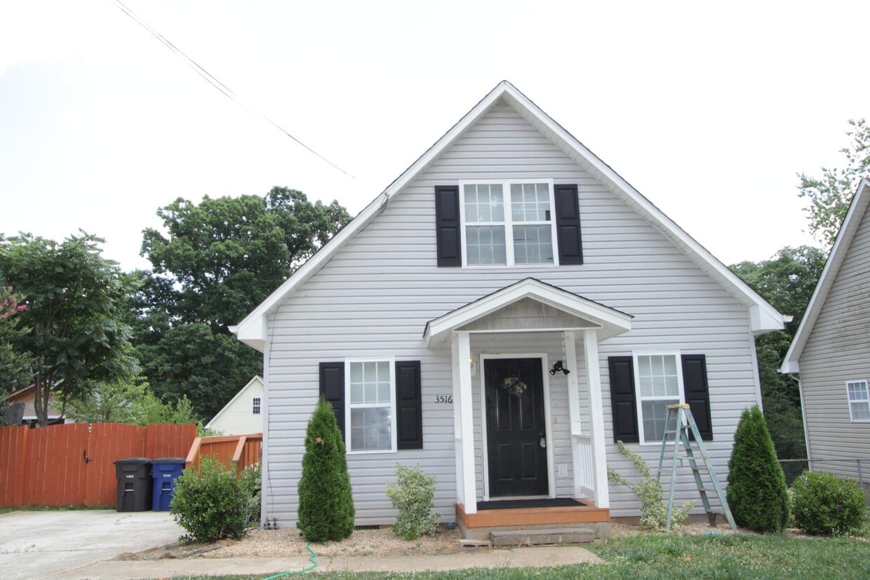 Primary Photo - 3516 Delane Dr NE
