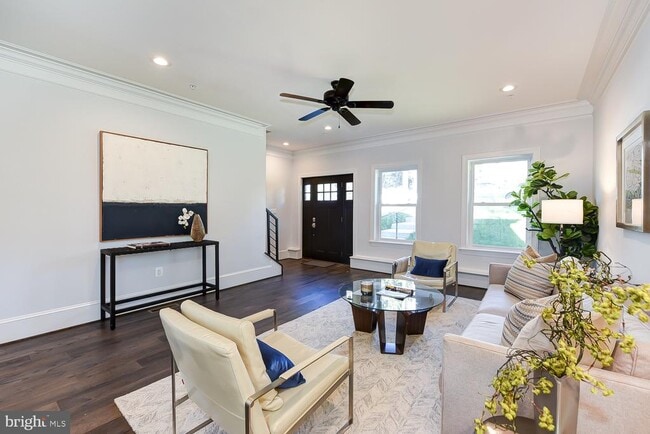 Building Photo - 5905 Eads St NE