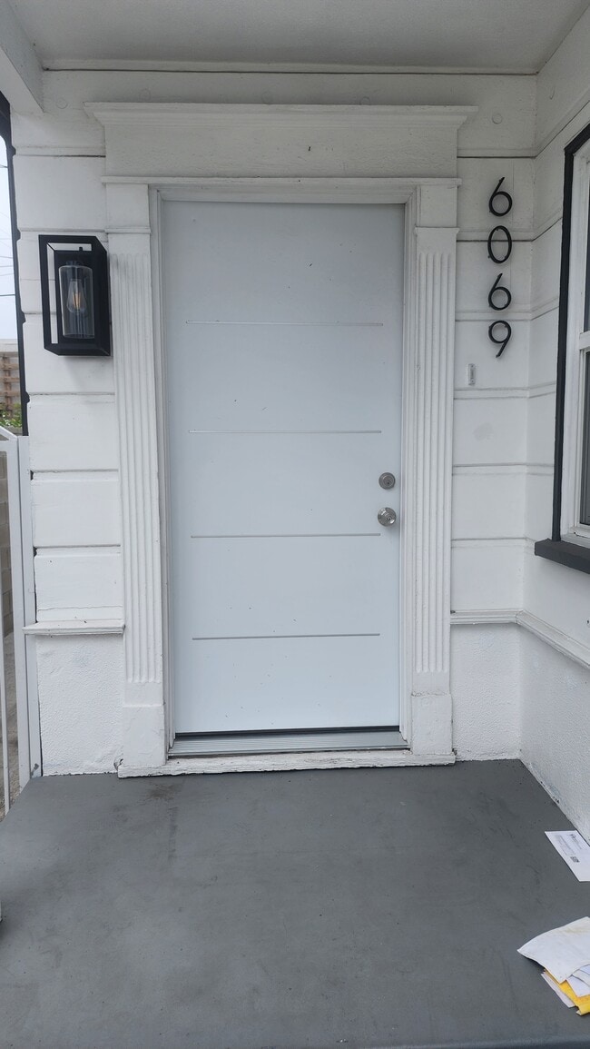 Building Photo - 6069 Comey Ave