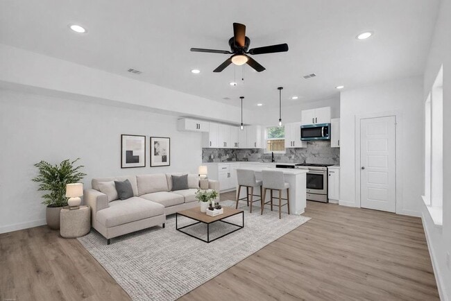 Building Photo - 8021 Birmingham St