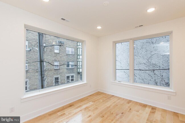 Building Photo - 4100 Ludlow St