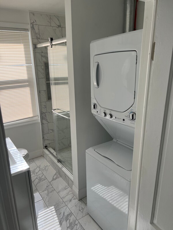 Building Photo - 67 Rochambeau Ave