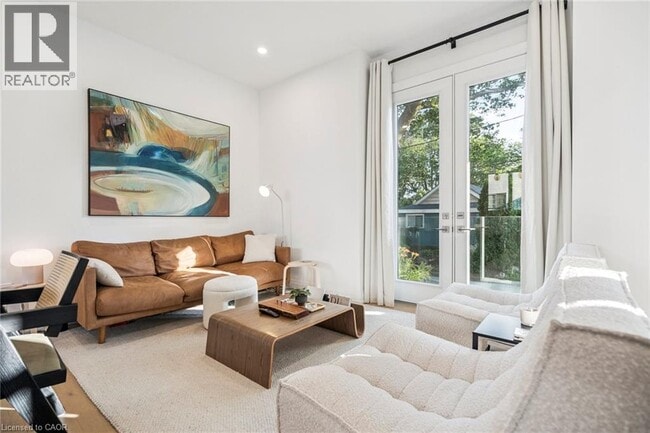 Photo du bâtiment - 8 Paxton Ave