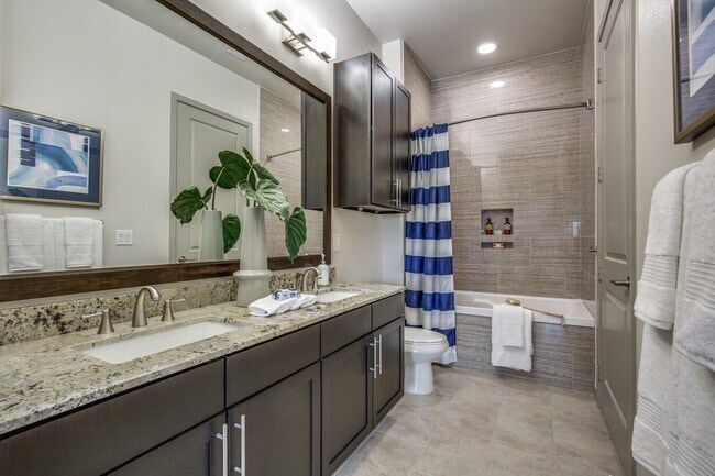 Foto del edificio - Your Private Urban Oasis Awaits