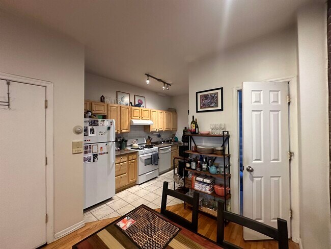 Foto del edificio - 275 Webster Ave