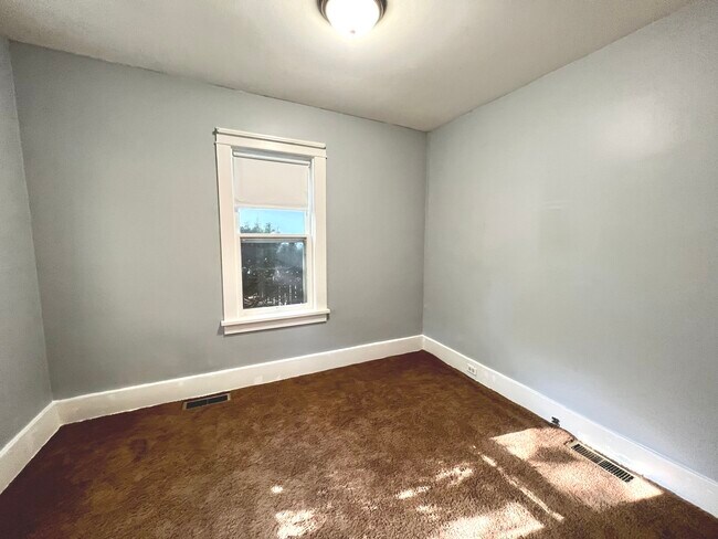 Building Photo - 159 S Commonwealth Ave