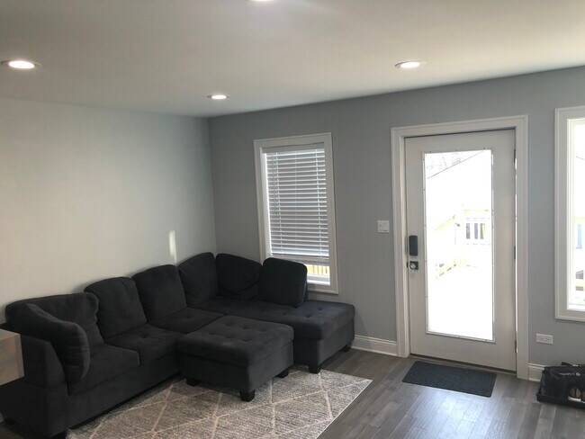 Building Photo - 1820 Greenwood St