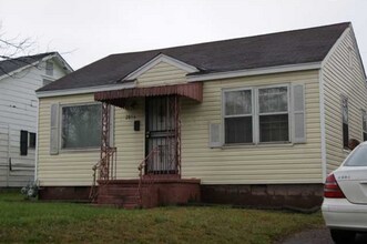 Building Photo - 2056 Riverside Blvd