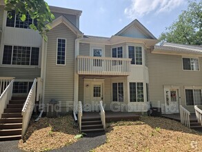 Building Photo - 250 W Whispering Oaks Ln
