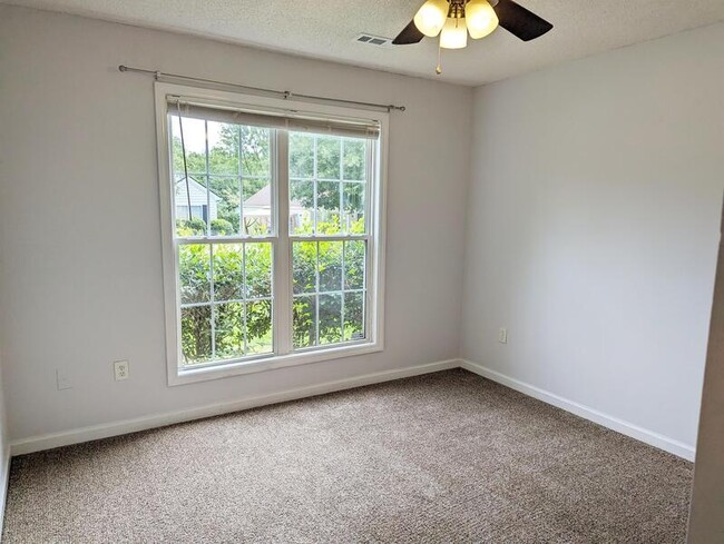 Building Photo - 6306 Forest Ridge Dr