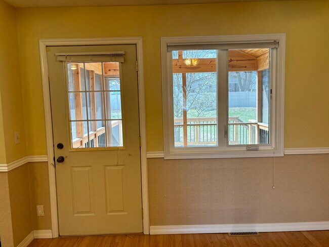 Foto del edificio - 126 East Golden Lake Lane