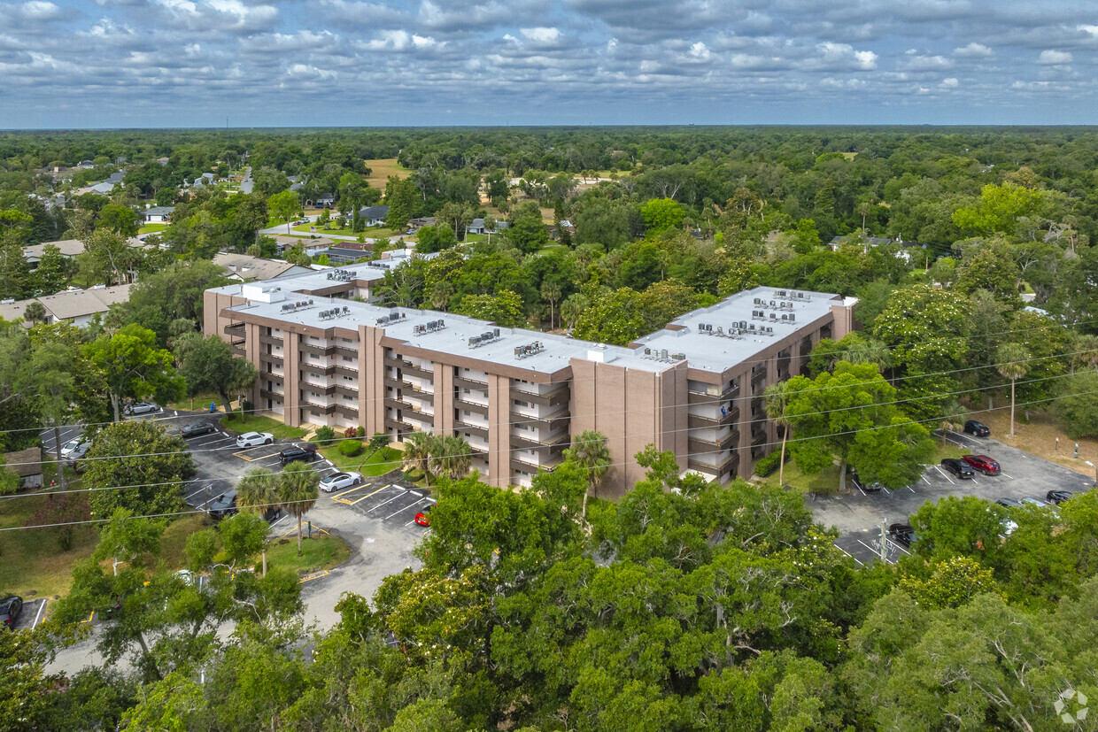 Aerial Context - Tomoka Oakwood North