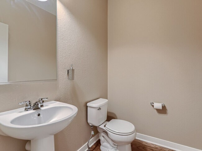 Building Photo - 10219 Tall Oaks Cir